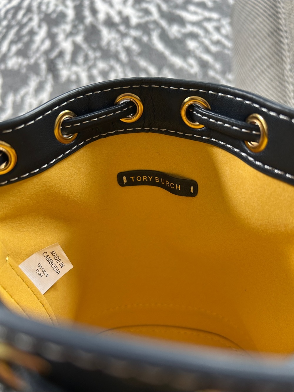 Tory Burch Navy and Beige Logo Bucket Mini Bag - Picture 4 of 6